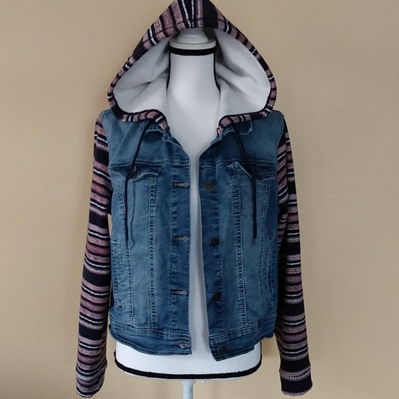 Wallflower Jackets & Blazers - Wallflower Authentic Denim Jacket XL.